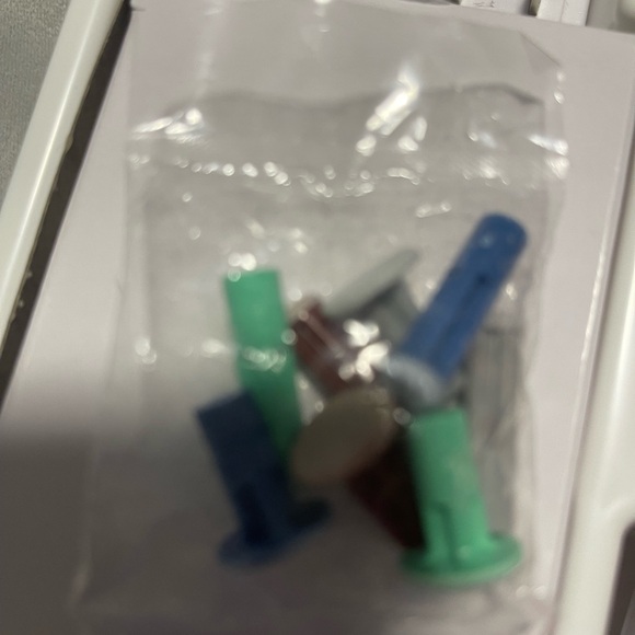 PMD Classic Personal
Microderm Exfoliation Device in hot Pink - Picture 7 of 16